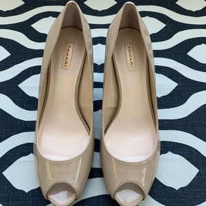 TAHARI peep toe heel